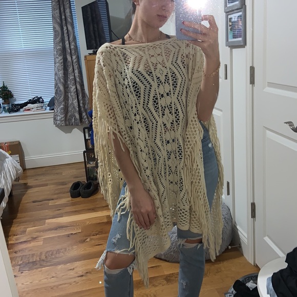 Cream Poncho - Picture 2 of 5